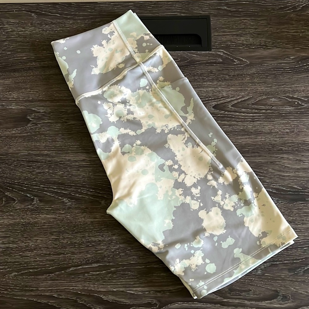 The North Face Women's Bike Shorts in Light Gray & Cream Splatter